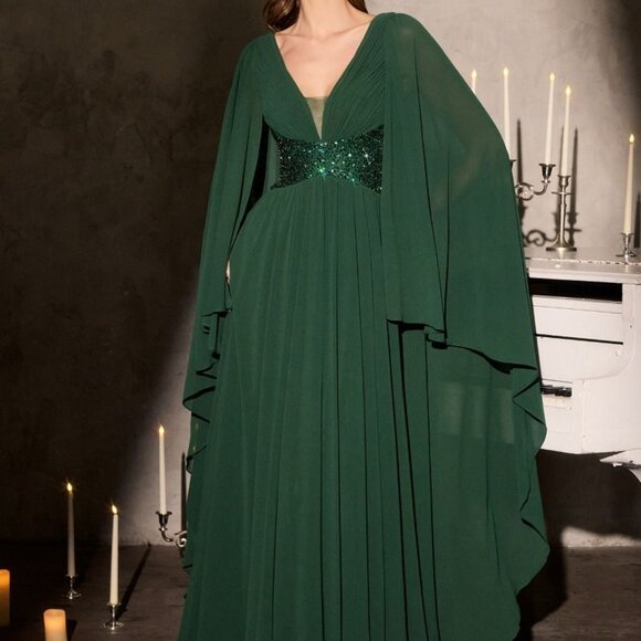 Emerald green mother of the bride dress. Formal party evening cape sleeve weddin - Picture 1 of 4